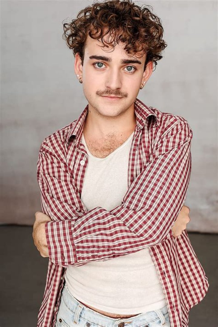 Buddy Handleson Biography, Age, Height, Wife, Net Worth, Family