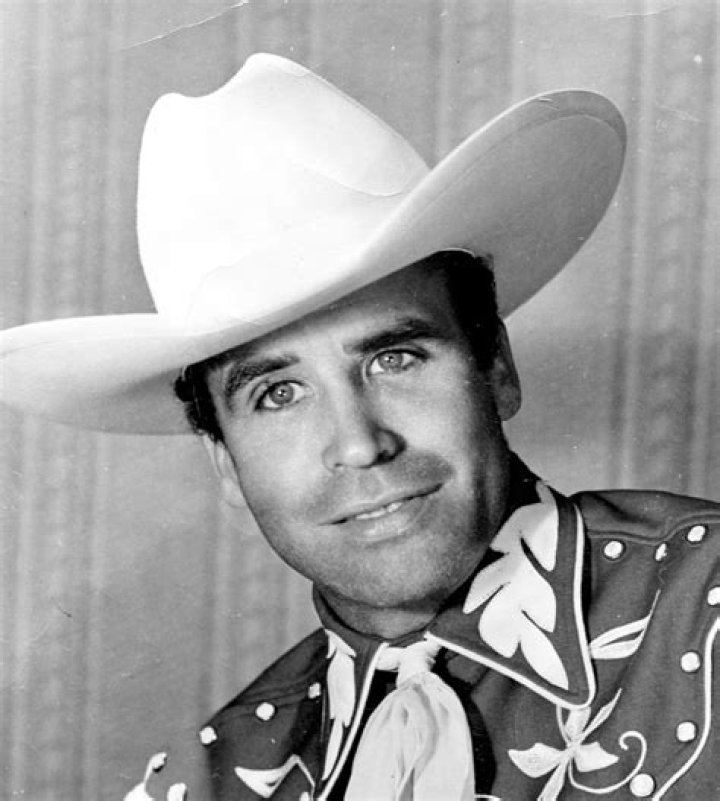 Buff Brady Biography, Age, Height, Wife, Net Worth, Family