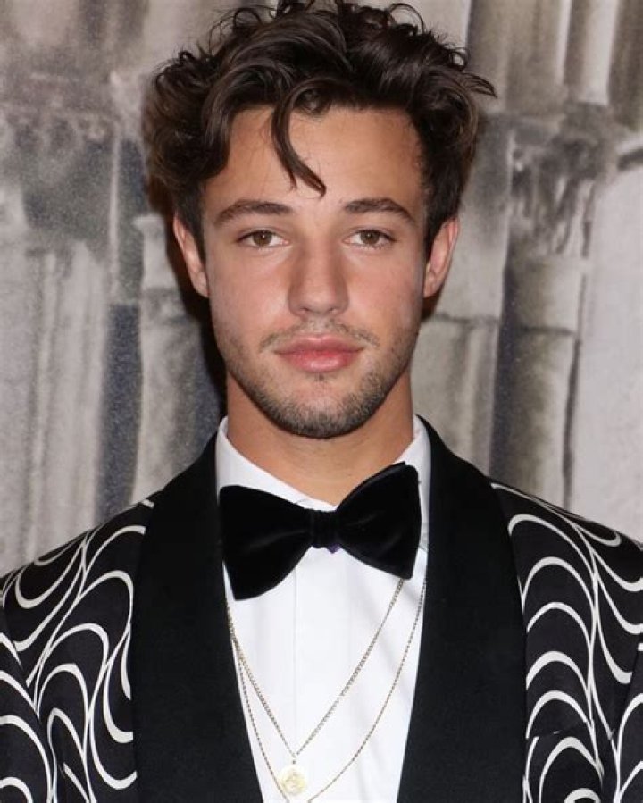 Cameron Dallas Biography, Age, Height, Wife, Net Worth, Family