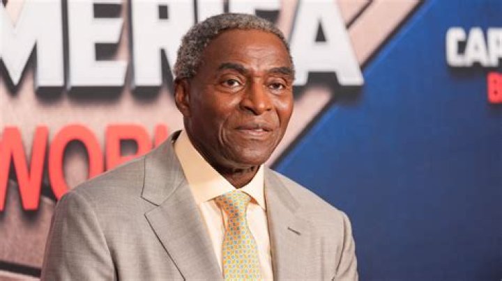 Carl Lumbly biografía, edad, altura, esposo, net worth, familia