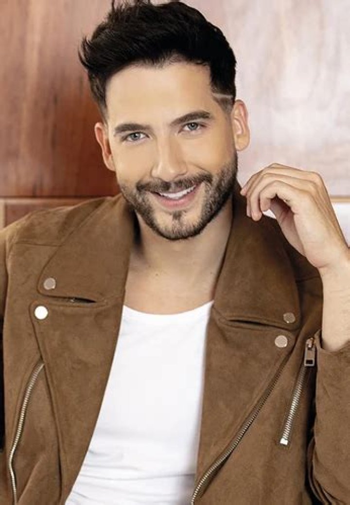 Carlos Torres Biography, Age, Height, Wife, Net Worth, Family