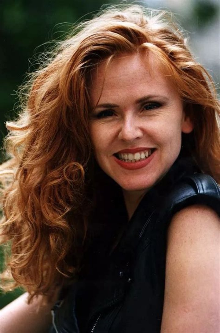 Carol Decker Biography, Age, Height, Husband, Net Worth, Family