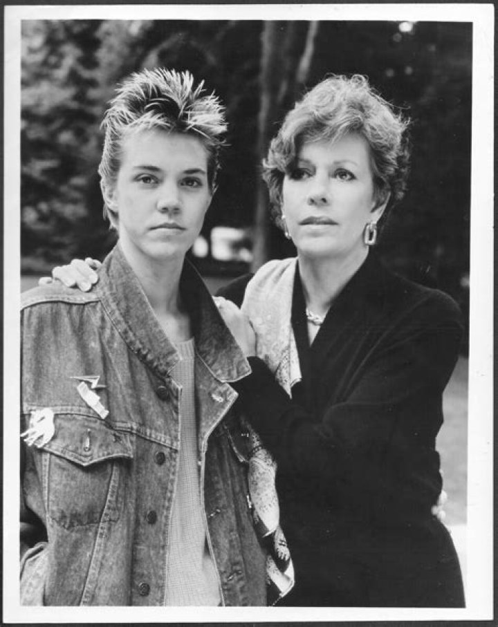 Carrie Hamilton Biography, Age, Height, Husband, Net Worth, Family