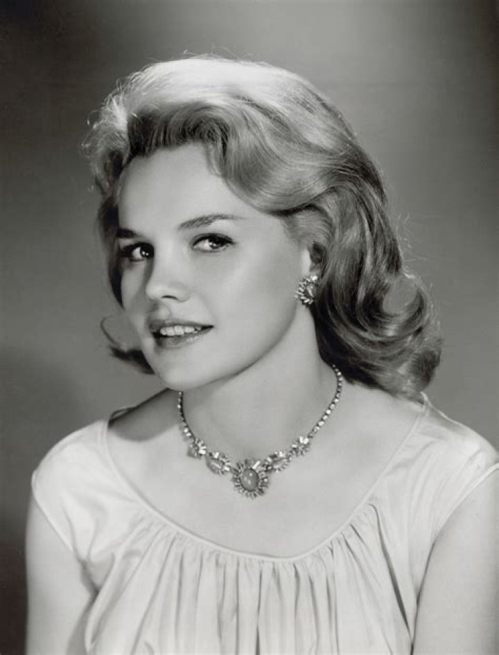 Carroll Baker Biography, Age, Height, Husband, Net Worth, Family