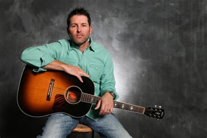 Casey Donahew biografía, edad, altura, esposo, net worth, familia
