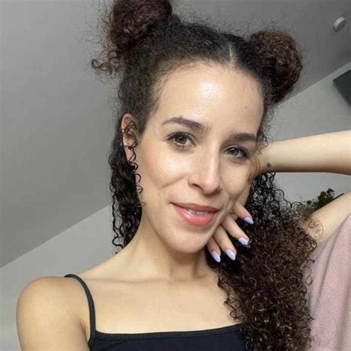 Cassandra Jones biografía, edad, altura, esposa, net worth, familia