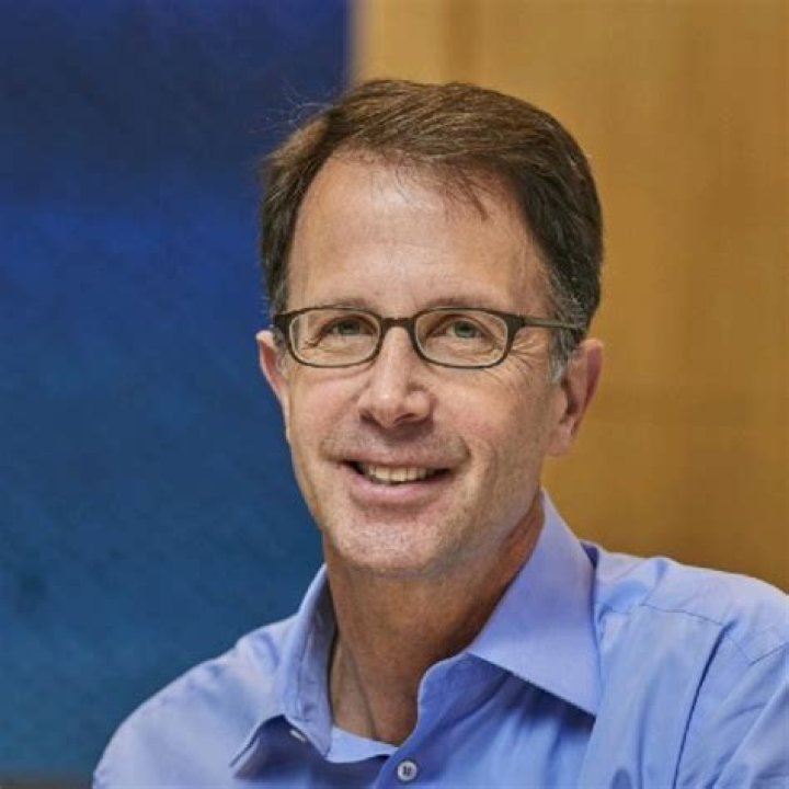 Charles N. Mills Biography, Age, Height, Wife, Net Worth, Family