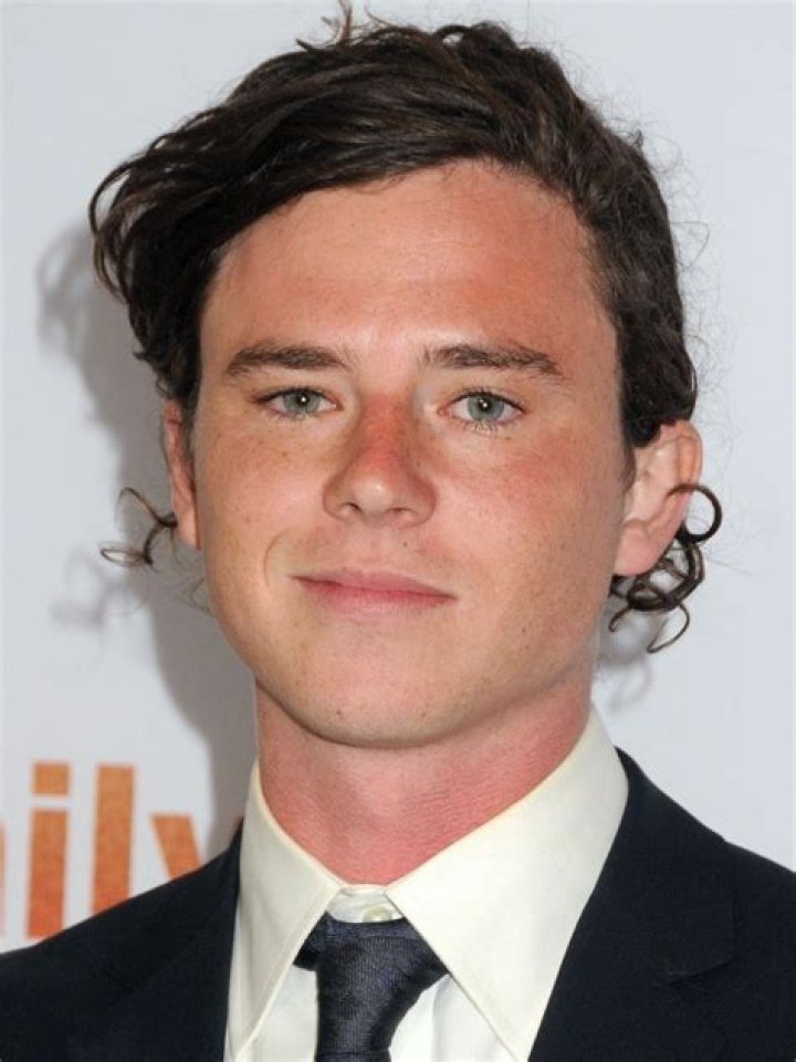 Charlie McDermott Biography, Age, Height, Wife, Net Worth, Family