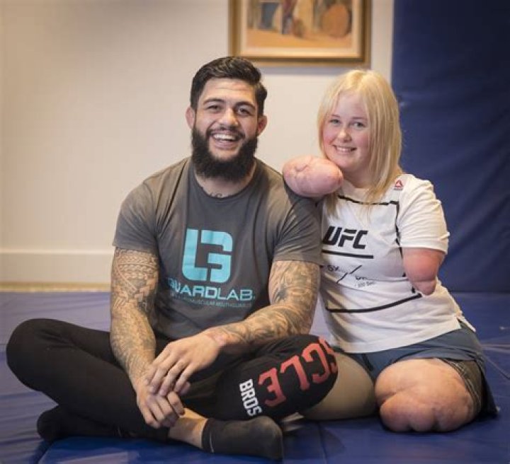 Charlotte Cleverley-Bisman Biography, Age, Height, Husband, Net Worth, Family