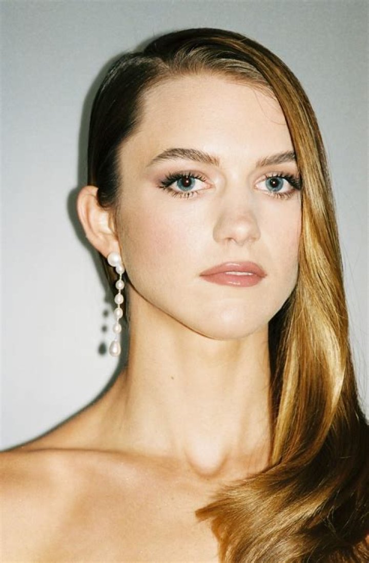 Chloe East biografía, edad, altura, esposa, net worth, familia