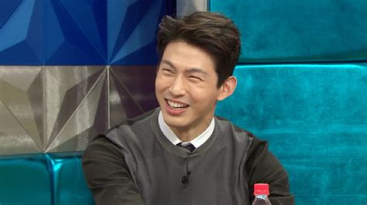 Choi Jung-won Biography, Age, Height, Wife, Net Worth, Family