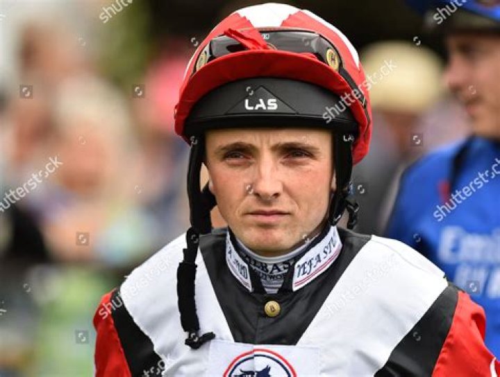 Chris Hayes Biography, Age, Height, Wife, Net Worth, Family