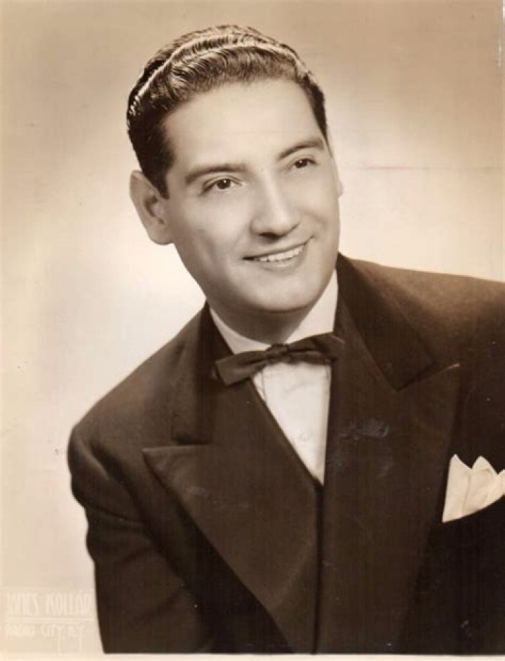 Chucho Martínez Gil Biography, Age, Height, Wife, Net Worth, Family