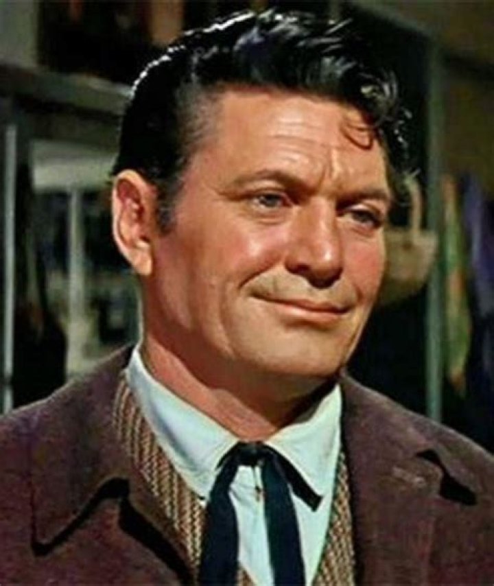 Chuck Roberson Biography, Age, Height, Wife, Net Worth, Family