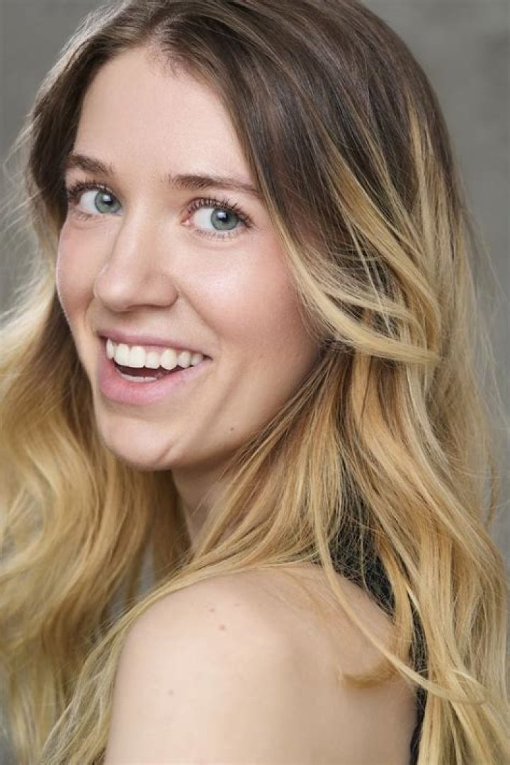 Claire Corlett Biography, Age, Height, Husband, Net Worth, Family