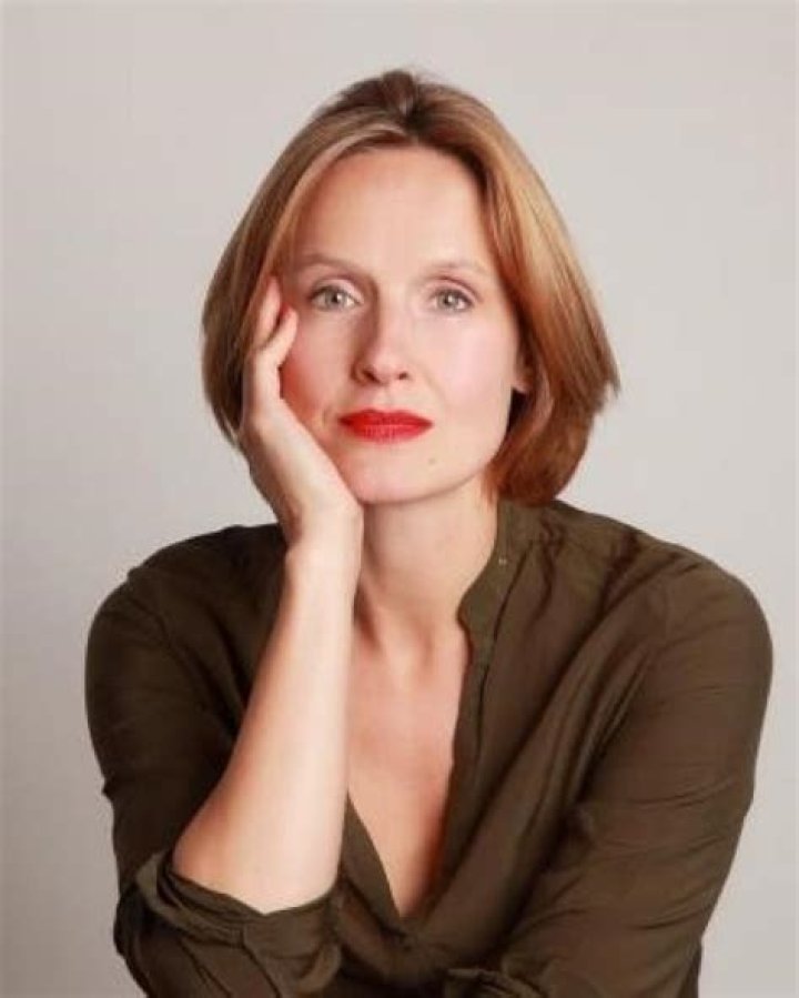 Claire Cox Biography, Age, Height, Husband, Net Worth, Family