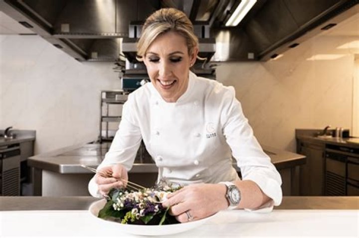 Clare Smyth Biography, Age, Height, Husband, Net Worth, Family