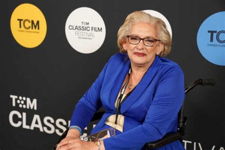 Cynthia Davis Biography, Age, Height, Husband, Net Worth, Family