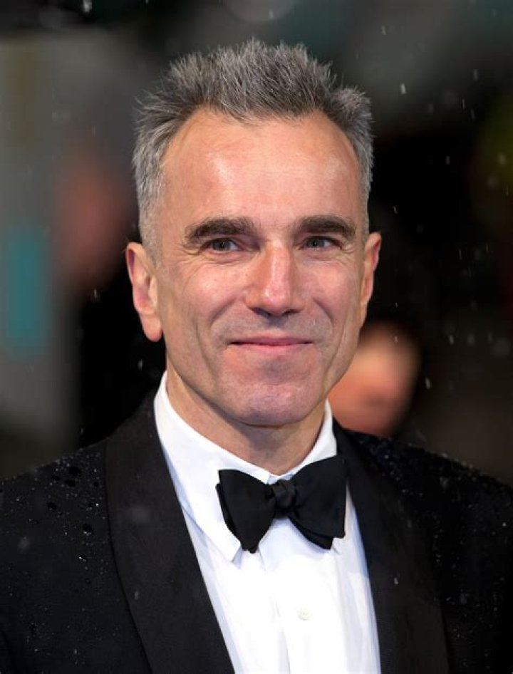 Daniel Day-Lewis Biography, Age, Height, Wife, Net Worth, Family