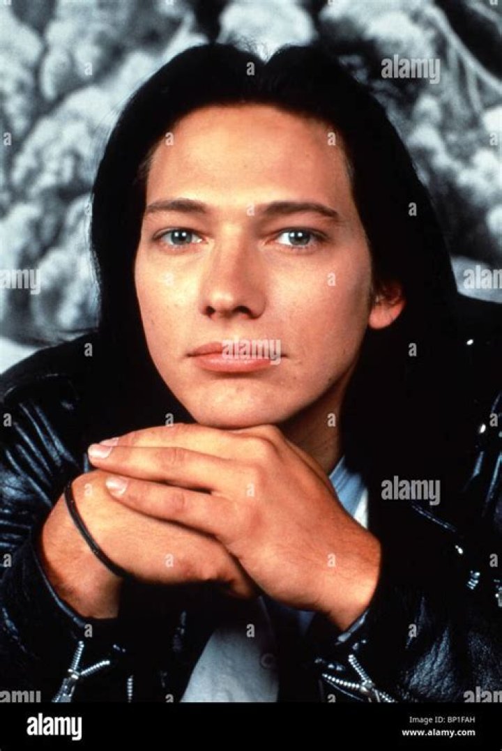 Darren E. Burrows Biography, Age, Height, Wife, Net Worth, Family