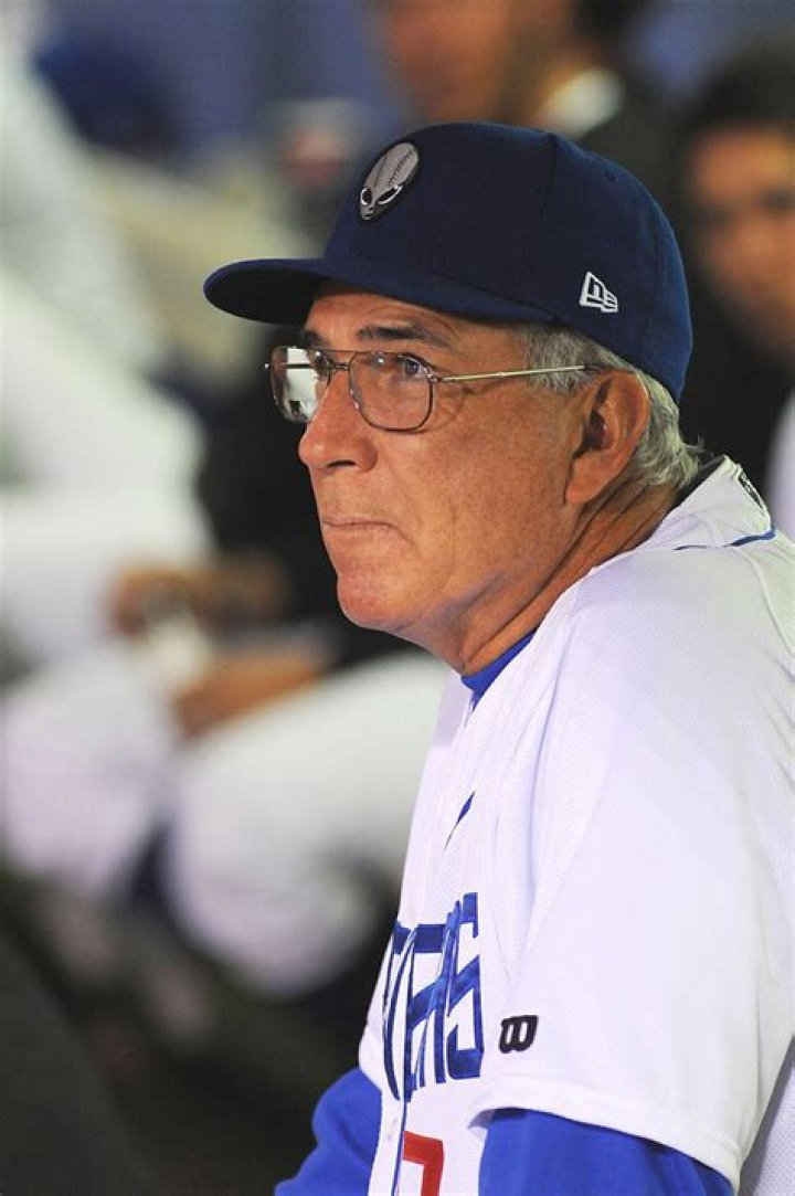 Dave LaRoche Biography, Age, Height, Husband, Net Worth, Family