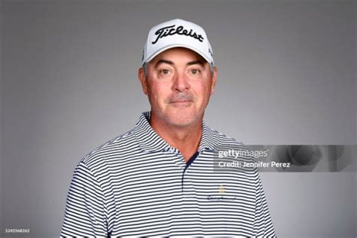 David Branshaw Biography, Age, Height, Wife, Net Worth, Family