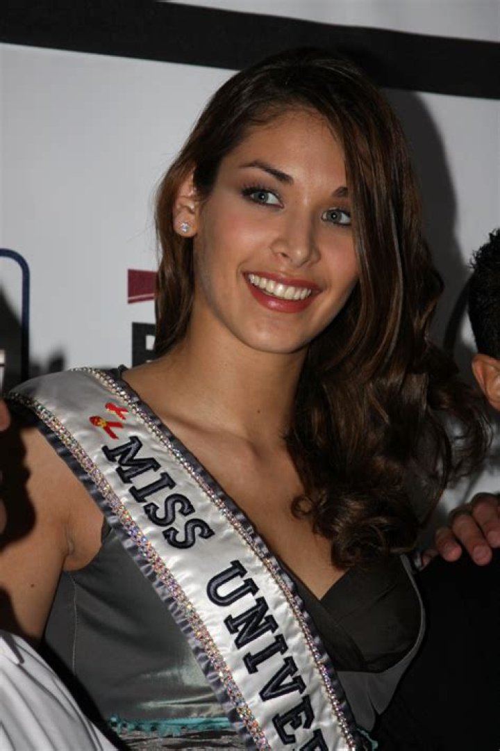 Dayana Mendoza biografía, edad, altura, esposa, net worth, familia