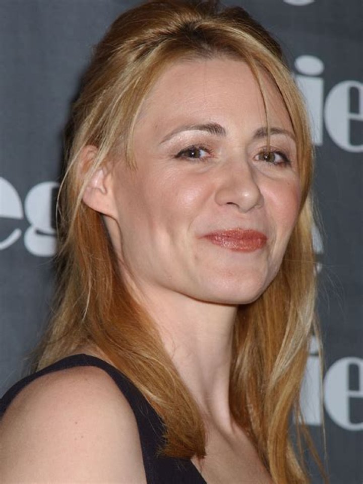 Deanne Bray Biography, Age, Height, Husband, Net Worth, Family