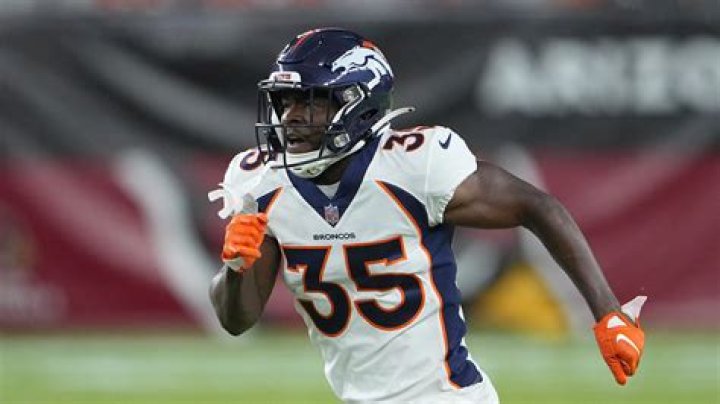 Delvin Lamar Hughley Biography, Age, Height, Wife, Net Worth, Family