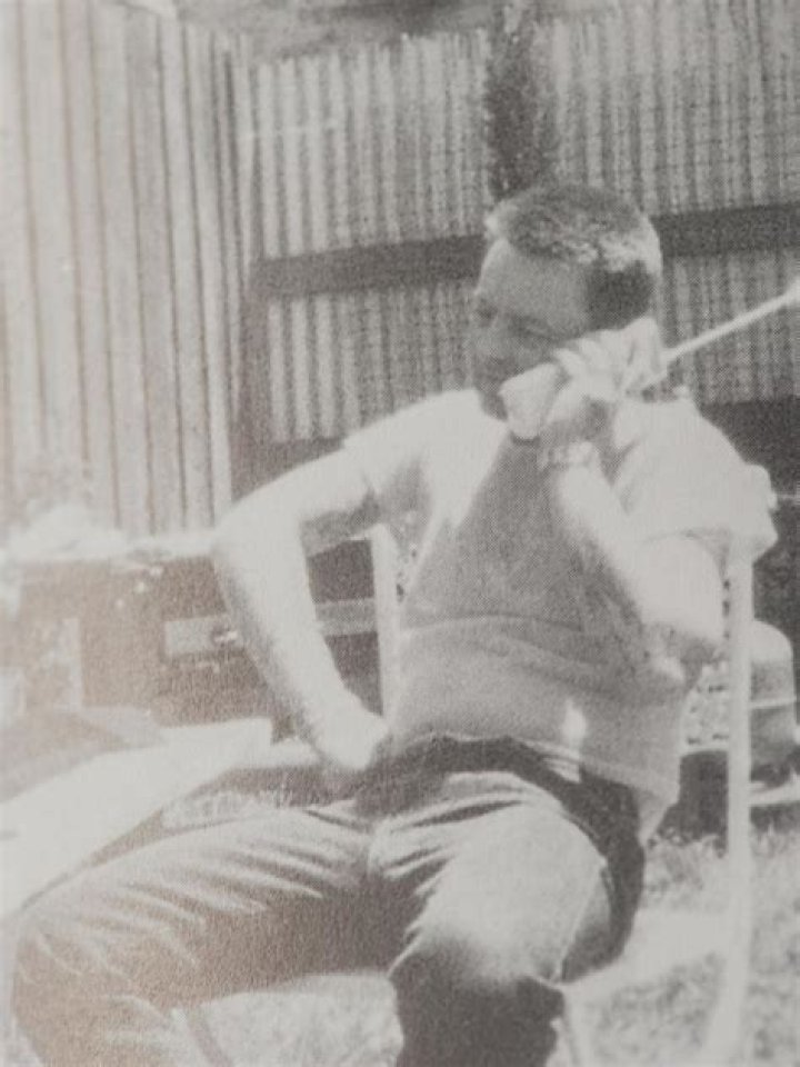 Dennis Allen Biography, Age, Height, Wife, Net Worth, Family