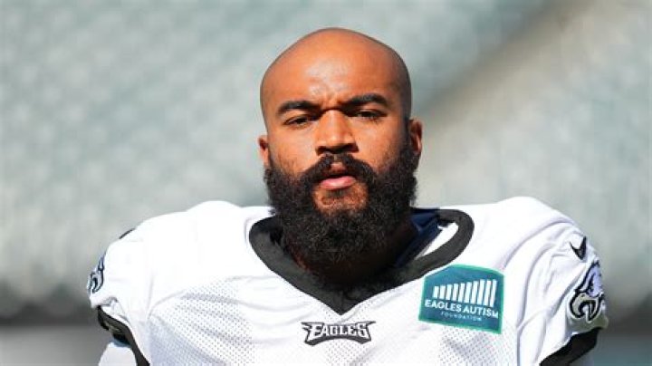 Derek Barnett biografía, edad, altura, esposo, net worth, familia