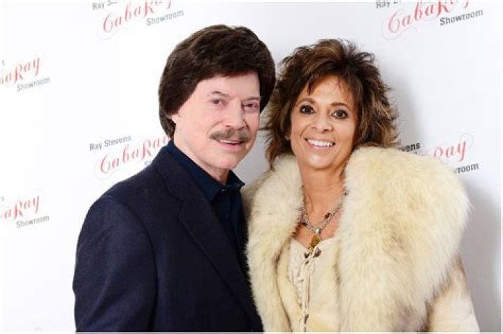 Dianne Goldsboro Biography, Age, Height, Husband, Net Worth, Family