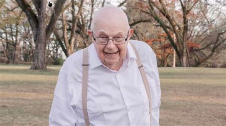 Donald Triplett biografía, edad, altura, esposo, net worth, familia