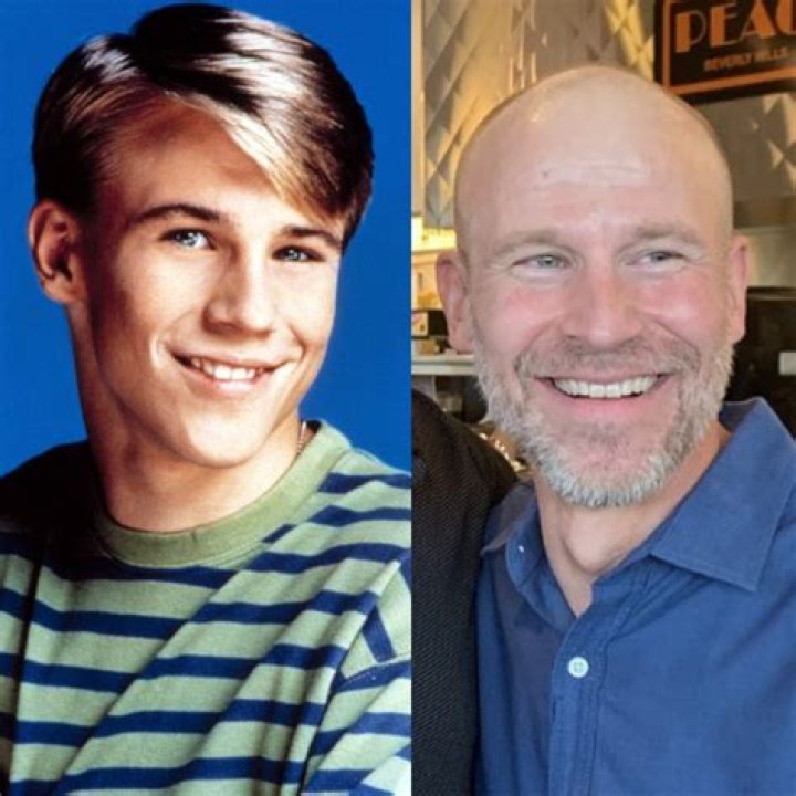 Douglas Emerson Biography, Age, Height, Wife, Net Worth, Family