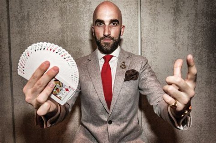 Drummond Money-Coutts biografía, edad, altura, esposo, net worth, familia