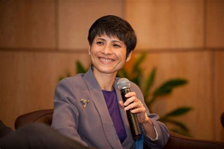 Duy-Loan Le Biography, Age, Height, Husband, Net Worth, Family