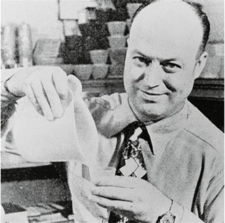 Earl Tupper Biography, Age, Height, Wife, Net Worth and Family