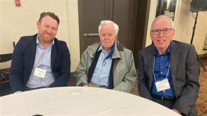 Earle McCurdy Biography, Age, Height, Wife, Net Worth, Family