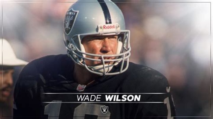 Eddie Wilson (American football) Biography, Age, Height, Wife, Net Worth and Family