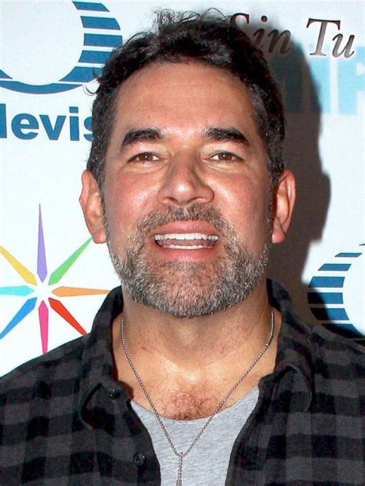 Eduardo Santamarina Biography, Age, Height, Wife, Net Worth, Family