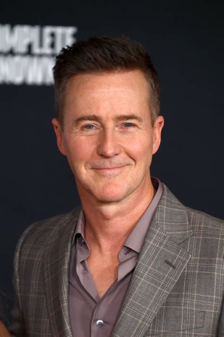 Edward Norton Biography, Age, Height, Wife, Net Worth, Family