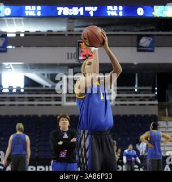 Elena Delle Donne Biography, Age, Height, Husband, Net Worth, Family