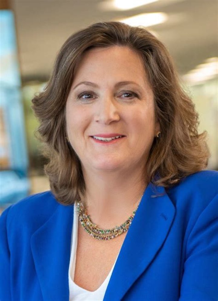 Elena Ford biografía, edad, altura, esposa, net worth, familia