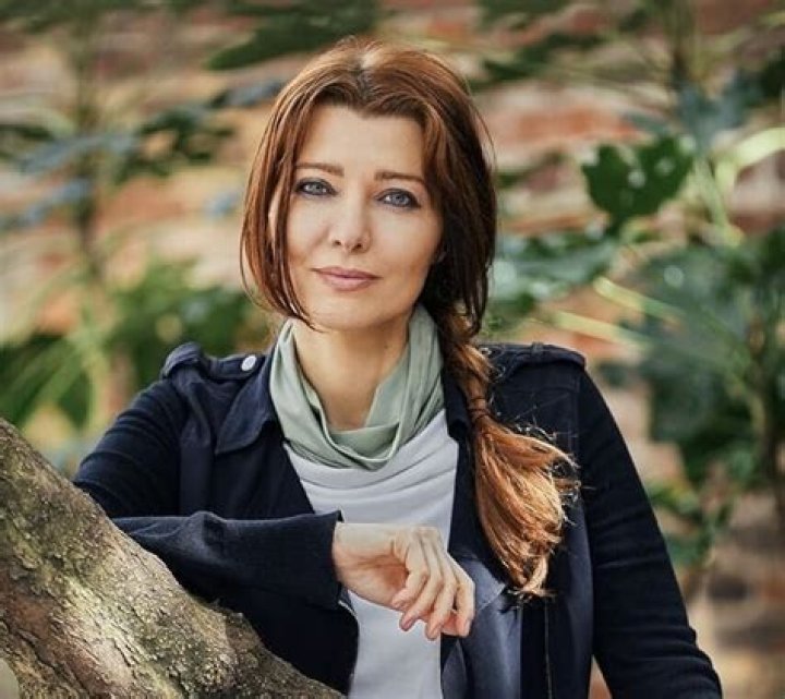 Elif Shafak Biography, Age, Height, Husband, Net Worth, Family