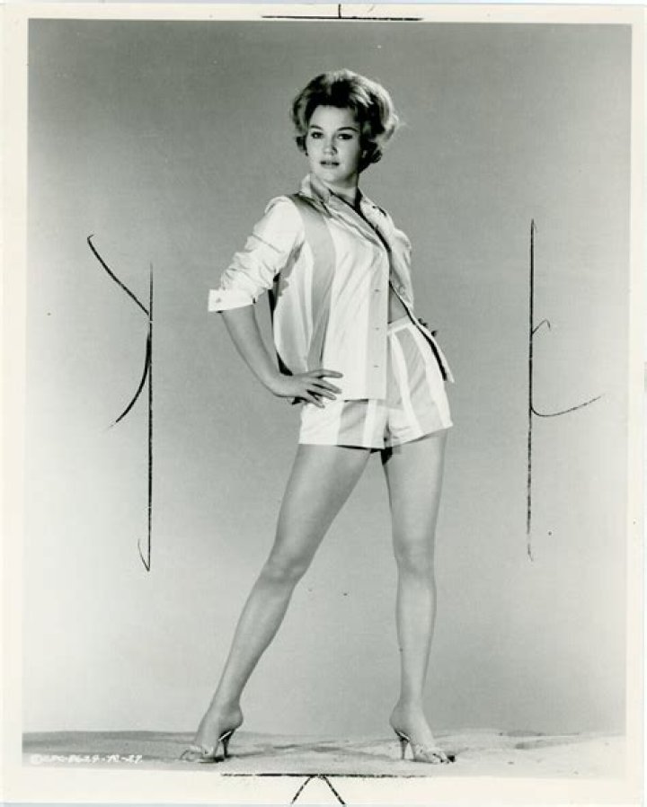 Elizabeth MacRae biografía, edad, altura, esposa, net worth, familia