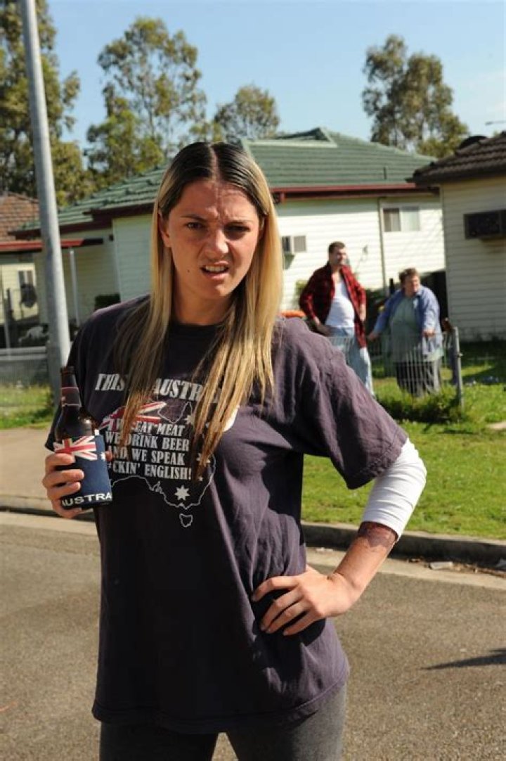 Elle Dawe Biography, Age, Height, Husband, Net Worth, Family