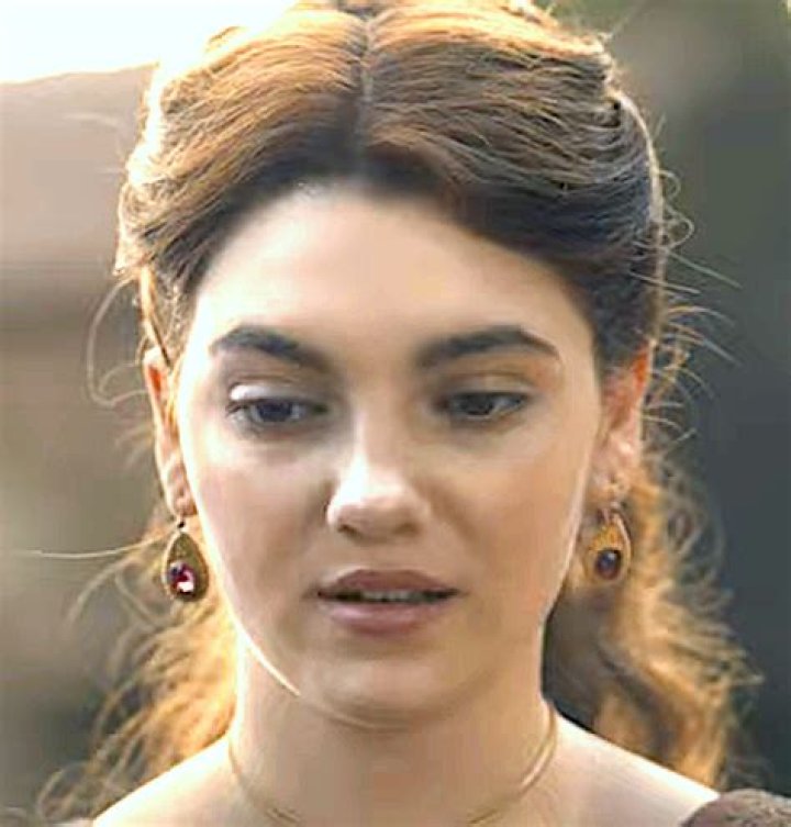 Emily Carey Biography, Age, Height, Husband, Net Worth, Family