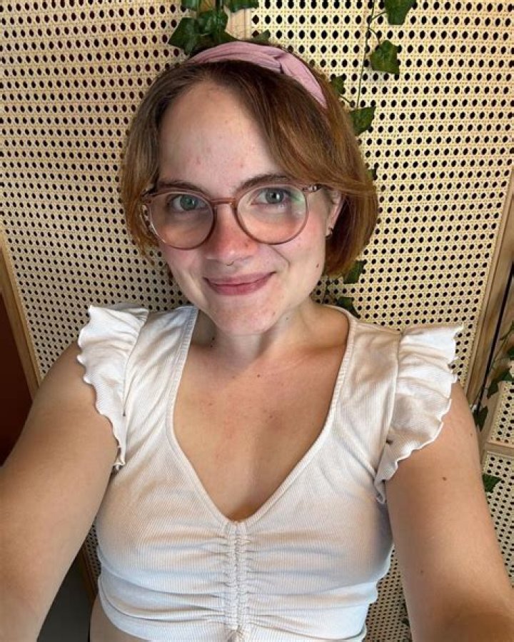 Emma Clarke Biography, Age, Height, Husband, Net Worth, Family