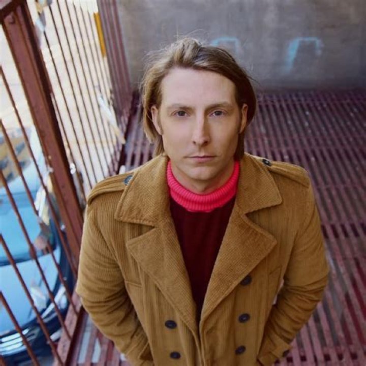 Eric Hutchinson Biography, Age, Height, Wife, Net Worth, Family