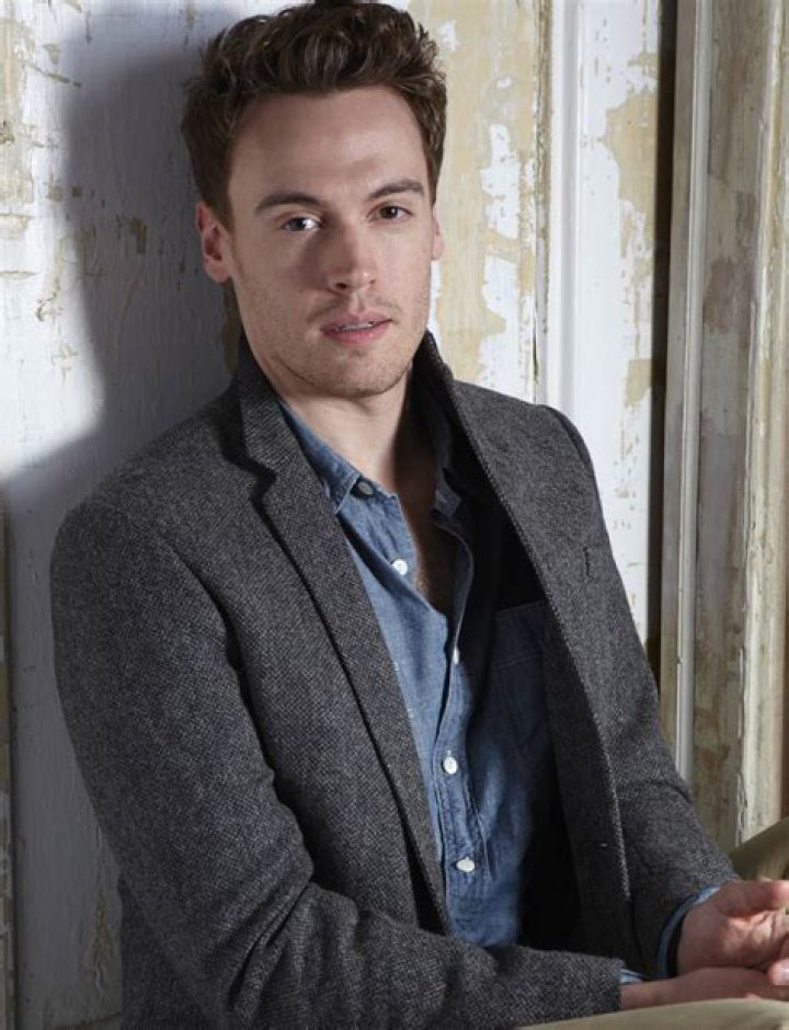 Erich Bergen Biography, Age, Height, Wife, Net Worth, Family